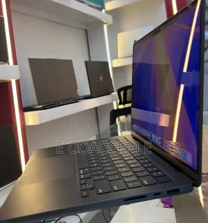 New Laptop Apple MacBook 18GB SSD 512GB