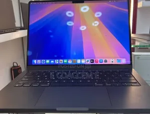 New Laptop Apple MacBook 18GB SSD 512GB