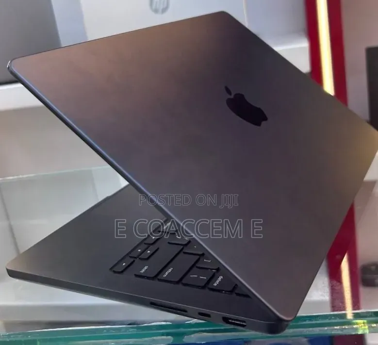 New Laptop Apple MacBook 18GB SSD 512GB