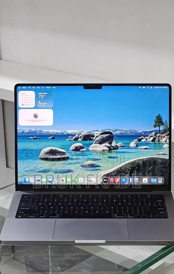 New Laptop Apple MacBook Pro 2024 M3 14-inch 8GB Apple M3 Pro SSD 512GB