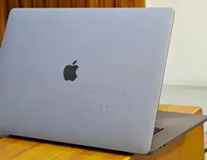 New Laptop Apple MacBook 2018 32GB Intel Core i9 SSD 2T