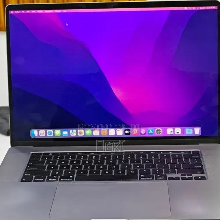 New Laptop Apple MacBook 2018 32GB Intel Core i9 SSD 2T