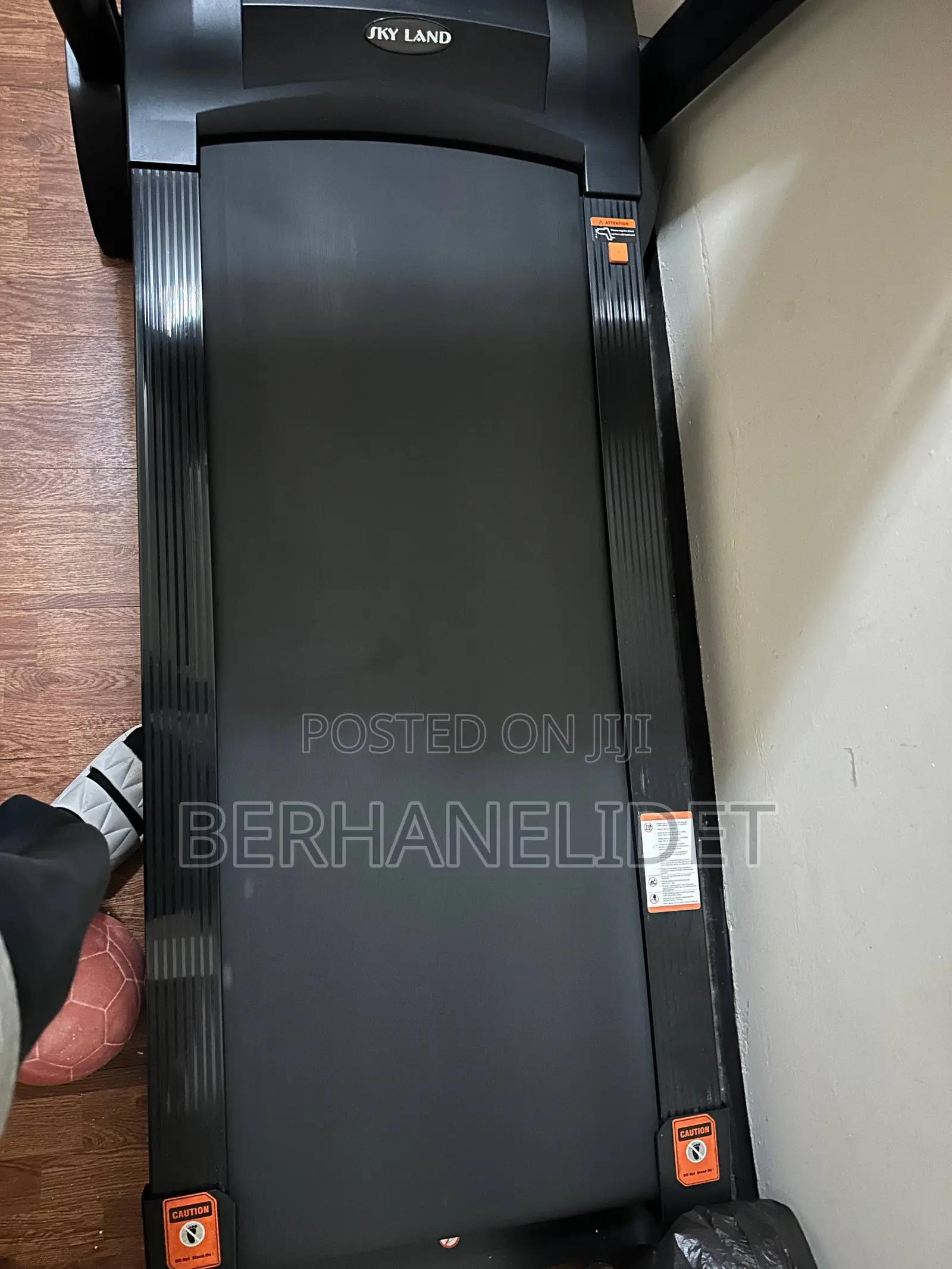 Skyland Treadmill Em-1276