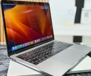 New Laptop Apple MacBook Pro 2017 16GB Intel Core i5 SSD 256GB