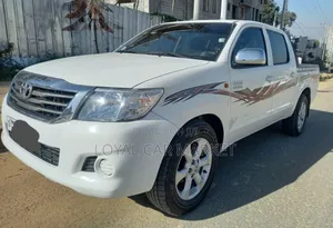 Toyota Hilux 2014 White