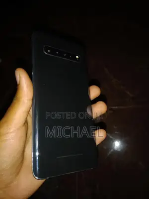 New Samsung Galaxy S10 5G 256 GB Black