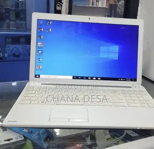 New Laptop Toshiba Satellite C55 8GB Intel Core i3 HDD 1T