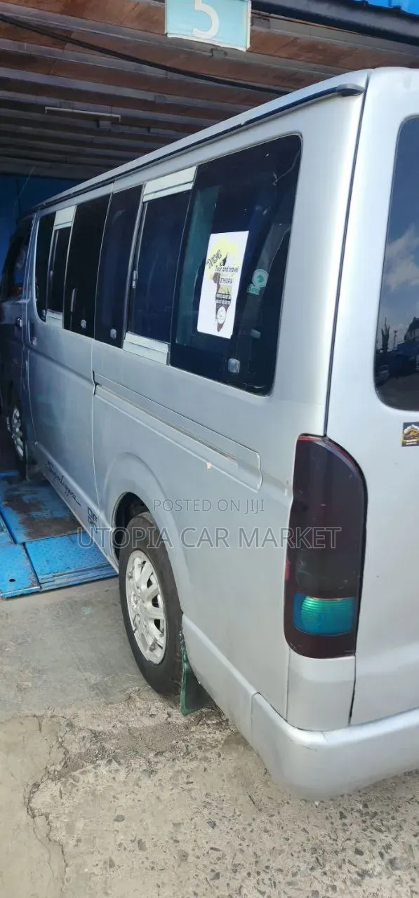 Toyota HiAce 2007 Silver