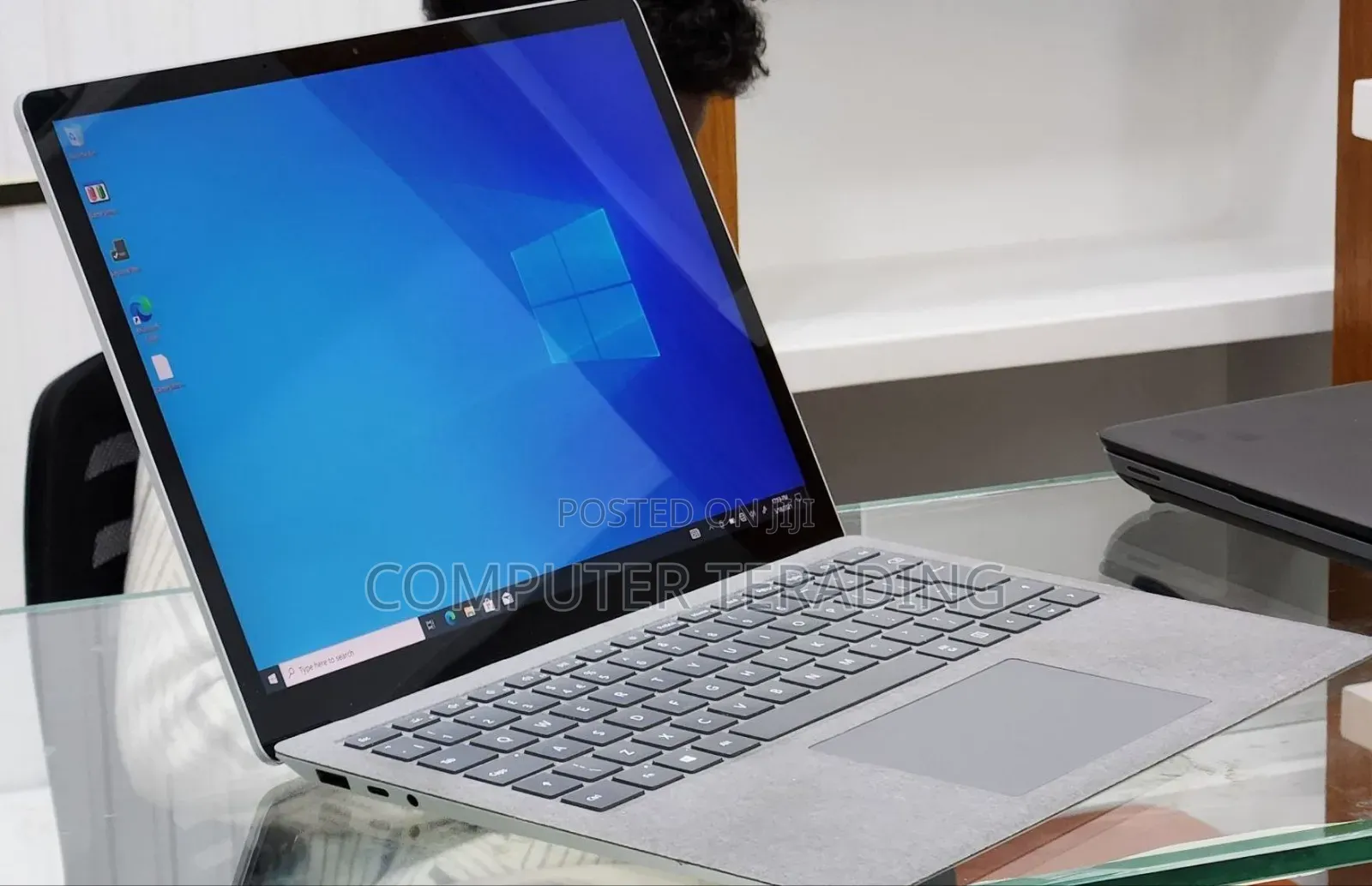 New Laptop Microsoft Surface 16GB Intel Core i7 SSD 256GB
