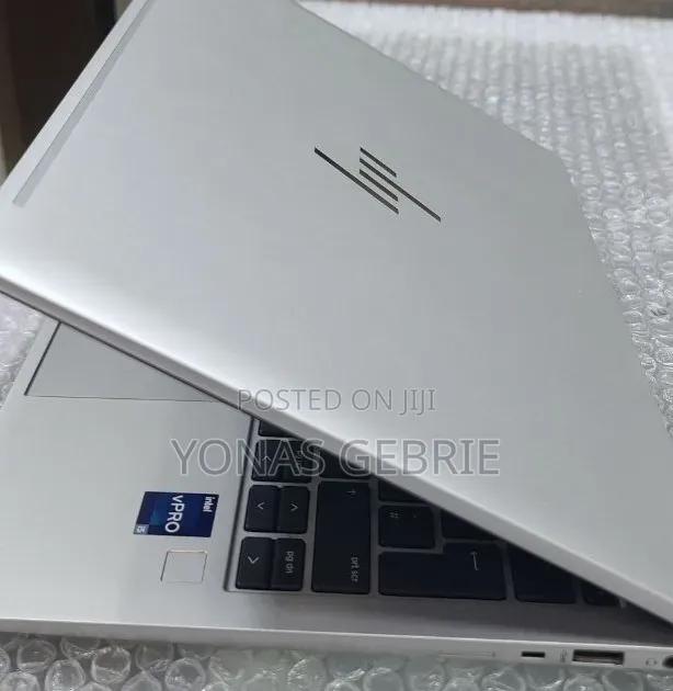 New Laptop HP EliteBook 830 16GB Intel Core i5 SSD 512GB