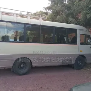 Hyundai County 2003 White