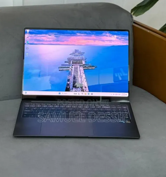 New Laptop Samsung 16GB Intel Core i7 SSD 512GB