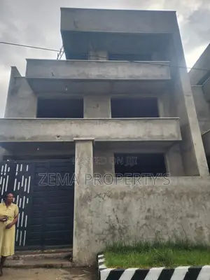 5bdrm House in Kirkos for sale