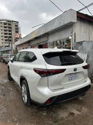 Toyota Highlander Hybrid 2023 White