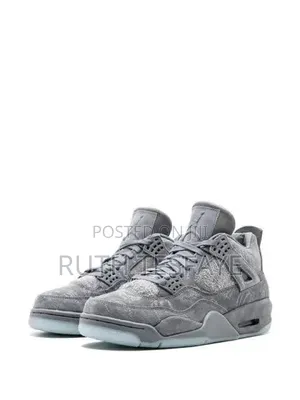 Air Jordan 4 Retro Kaws