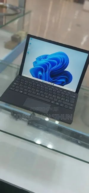 New Laptop Microsoft Surface Pro 7 8GB Intel Core i5 SSD 256GB