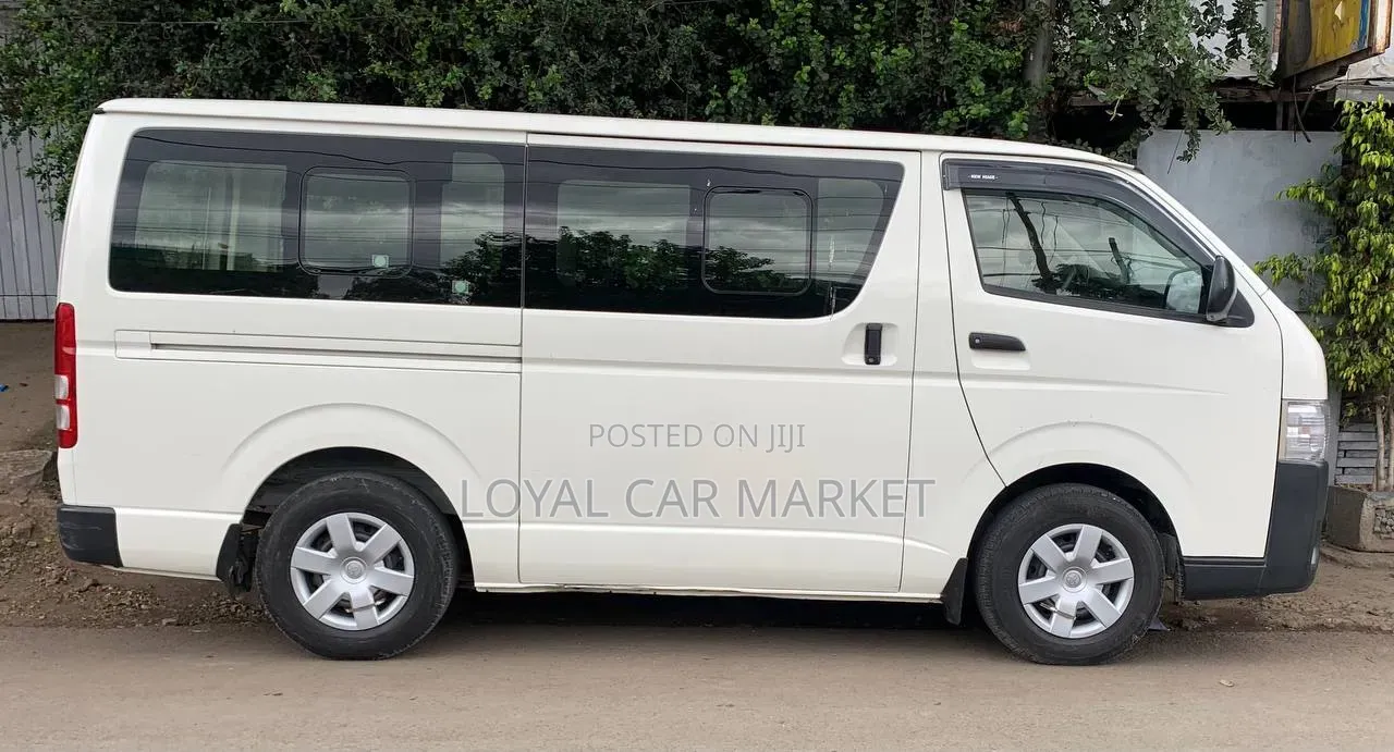 Toyota HiAce 2018 White