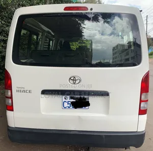 Toyota HiAce 2018 White