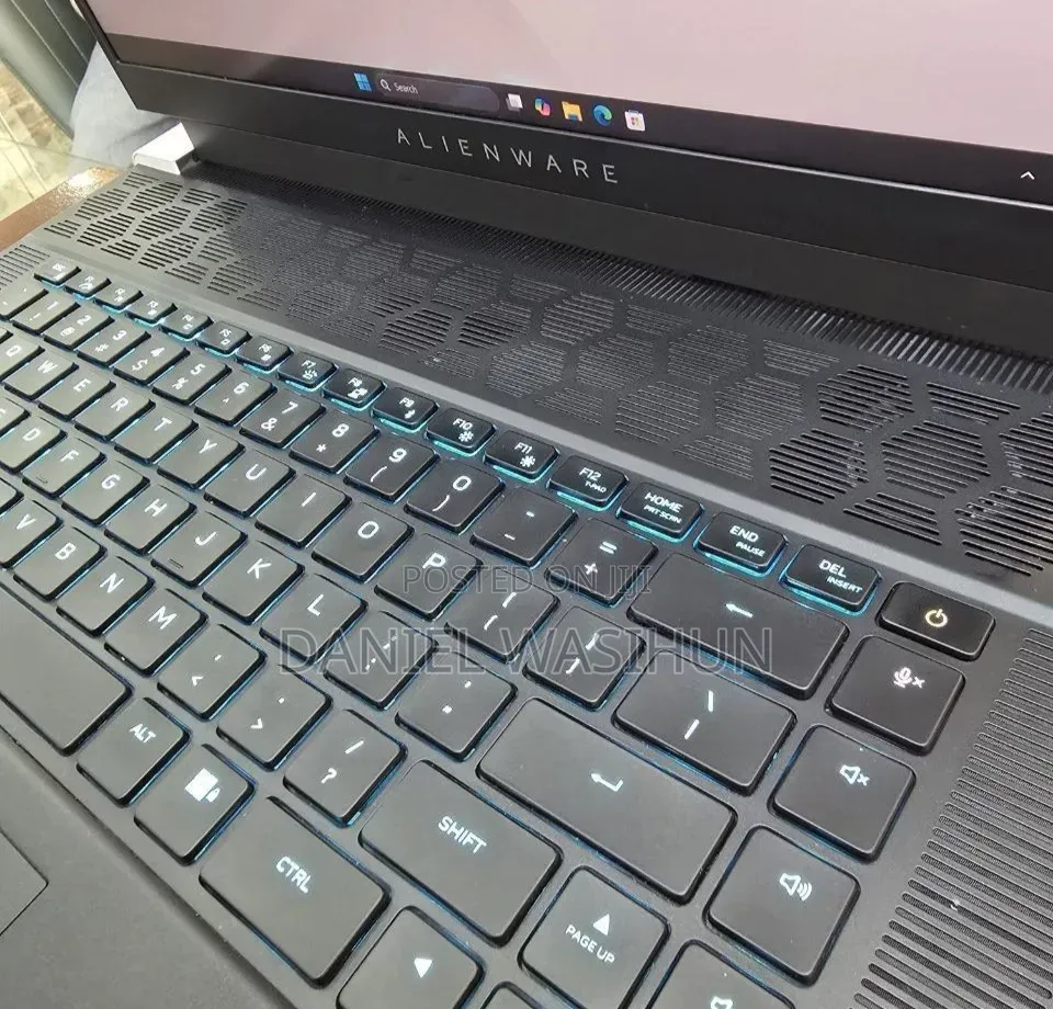 New Laptop Alienware X16 16GB Intel Core Ultra 7 SSD 1T