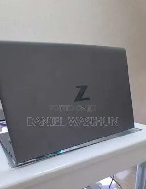 New Laptop HP ZBook Firefly G8 16GB Intel Core i7 SSD 512GB