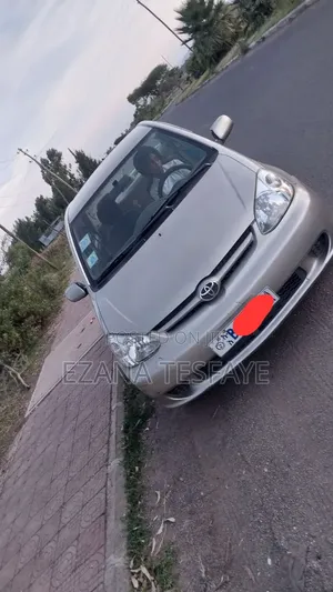 Toyota Platz 2025 Beige