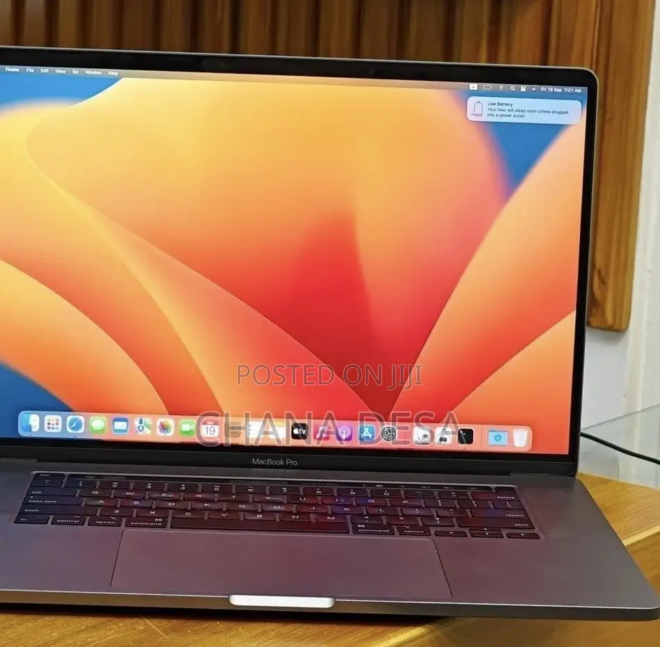 New Laptop Apple MacBook Pro 2019 16GB Intel Core i7 SSD 512GB