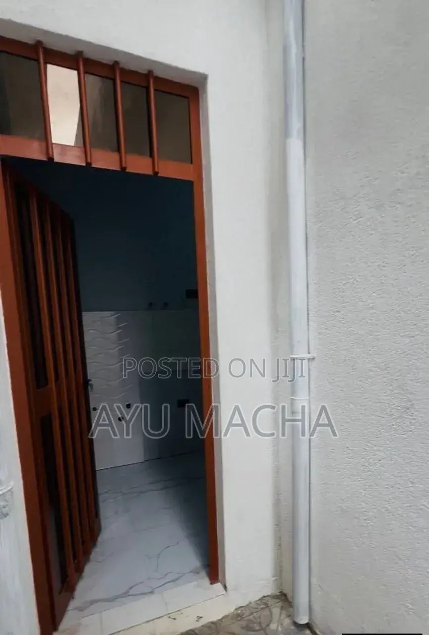Furnished 3bdrm Villa in Yeka for sale