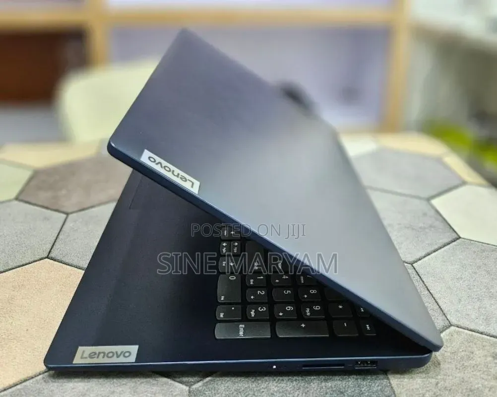 New Laptop Lenovo Ideapad 3 1GB AMD Ryzen 5 SSD 512GB