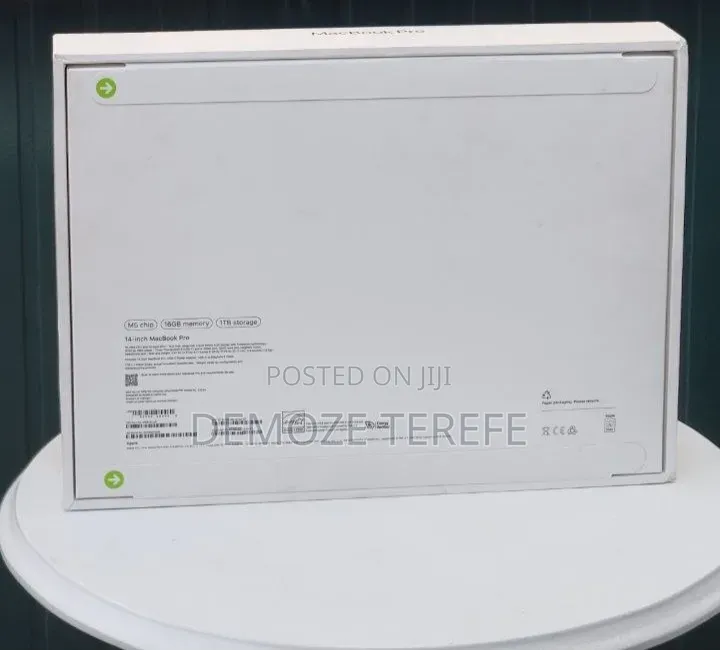 New Laptop Apple MacBook Pro 2025 M5 14-inch 16GB Apple M5 SSD 1T