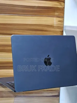 New Laptop Apple MacBook Air 2025 M4 13-inch 16GB Apple M4 SSD 256GB