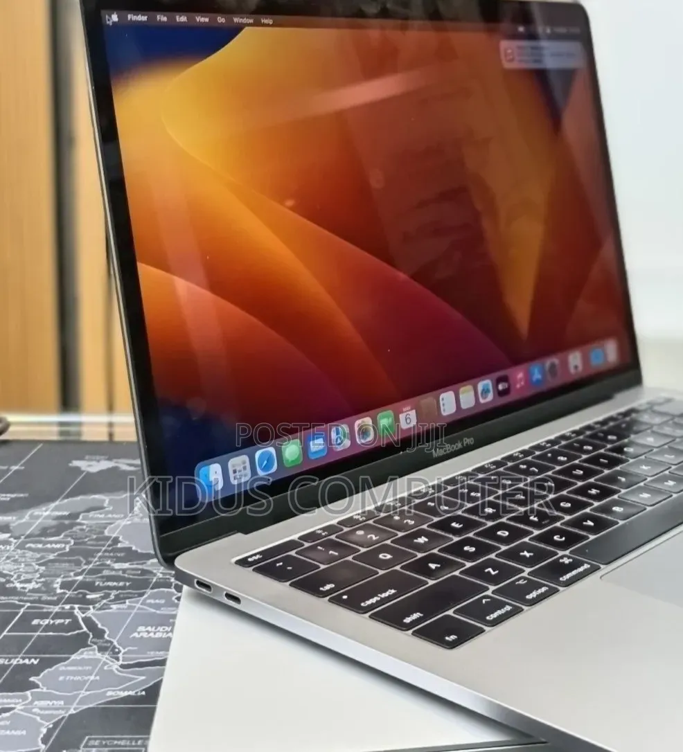 New Laptop Apple MacBook Pro 2017 16GB Intel Core i5 SSD 256GB