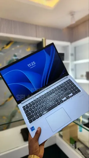 New Laptop Asus VivoBook 15 X505BA 16GB Intel Core i7 SSD 512GB