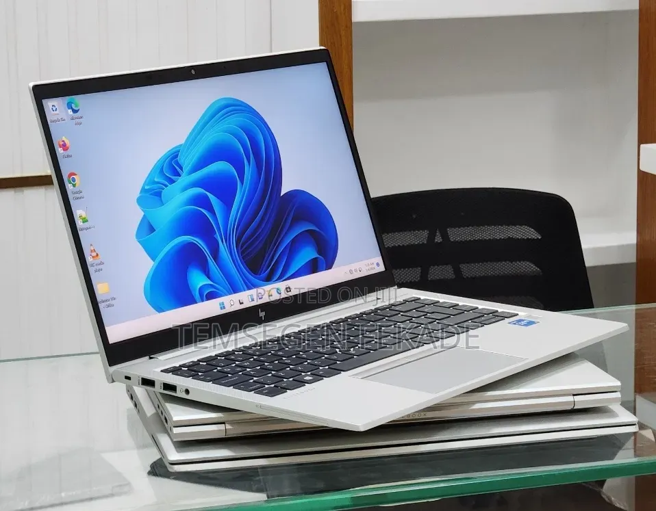 New Laptop HP EliteBook 830 G8 16GB Intel Core i5 SSD 512GB