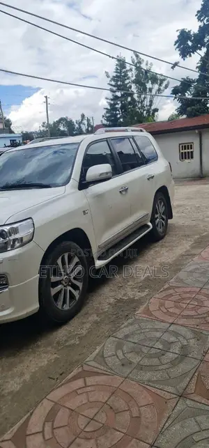 Toyota Land Cruiser 5.7 V8 VX-S 2020 White