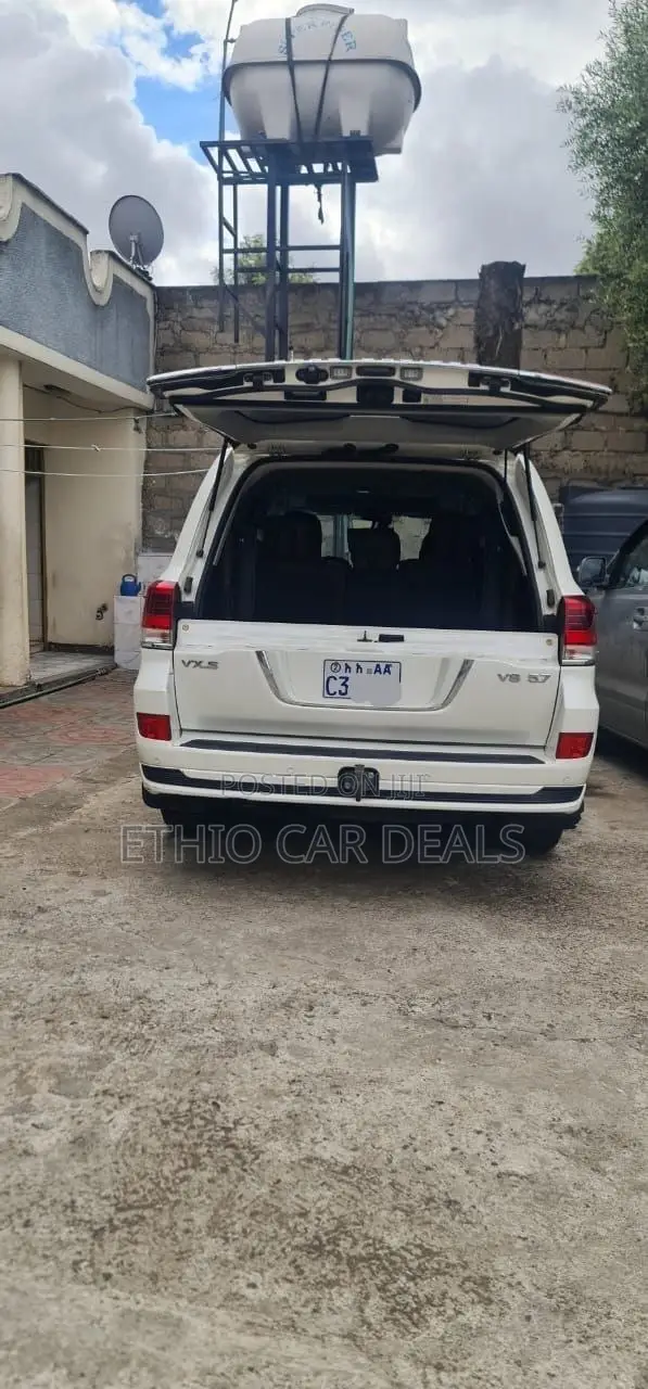 Toyota Land Cruiser 5.7 V8 VX-S 2020 White