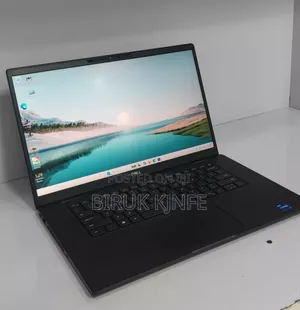 New Laptop Dell Latitude 7520 32GB Intel Core i7 SSD 512GB