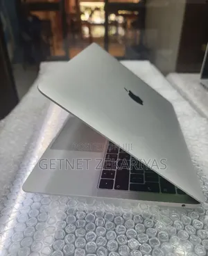 New Laptop Apple MacBook Air 2018 8GB Intel Core i5 SSD 128GB