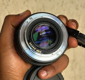 Canon 50mm F/1.4 Lens
