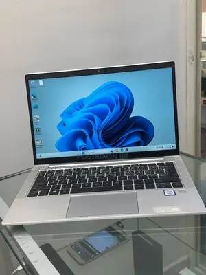 New Laptop HP EliteBook 830 G8 16GB Intel Core i7 SSD 512GB