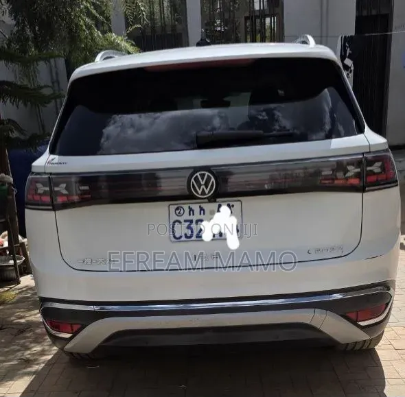 Volkswagen ID.6 2022 White