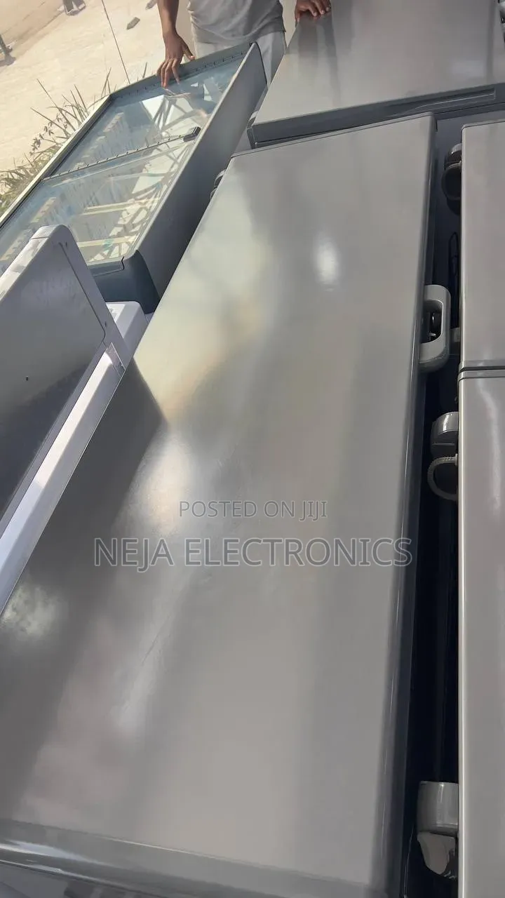Smart Chest Freezers 400,Lit for Sales in Delivery