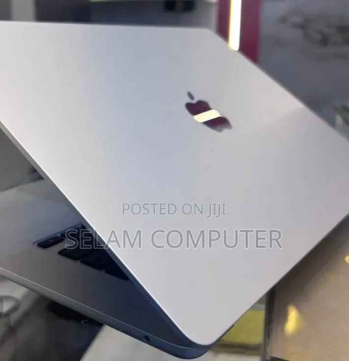 New Apple MacBook Pro 2023 M3 14-inch 24GB Intel Core M3 SSD 512GB