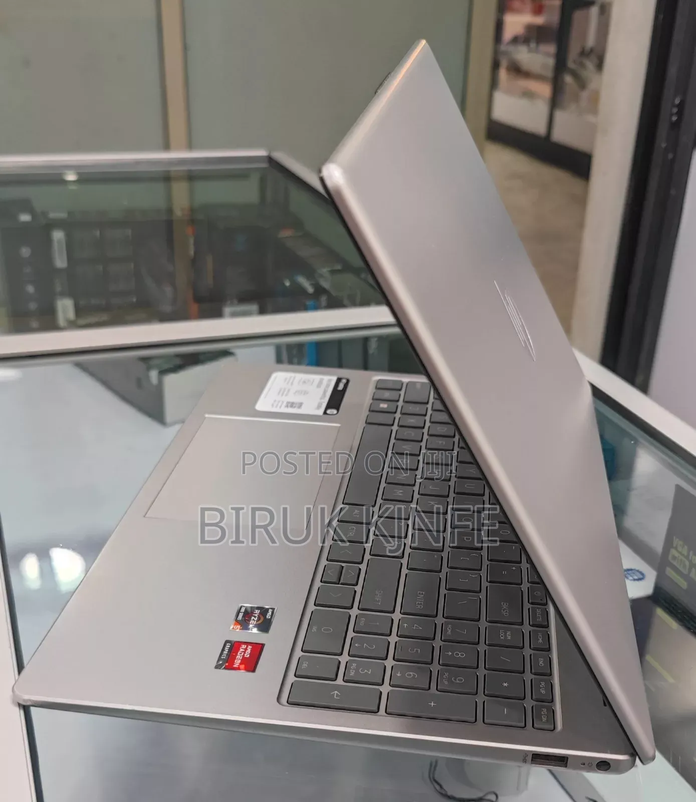 New Laptop HP Stream Notebook 16GB AMD Ryzen 5 SSD 256GB