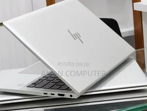 New Laptop HP EliteBook 830 G8 16GB Intel Core i7 SSD 512GB