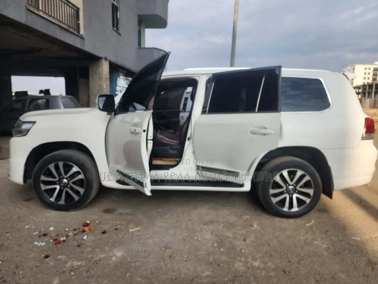Toyota Land Cruiser 2012 White