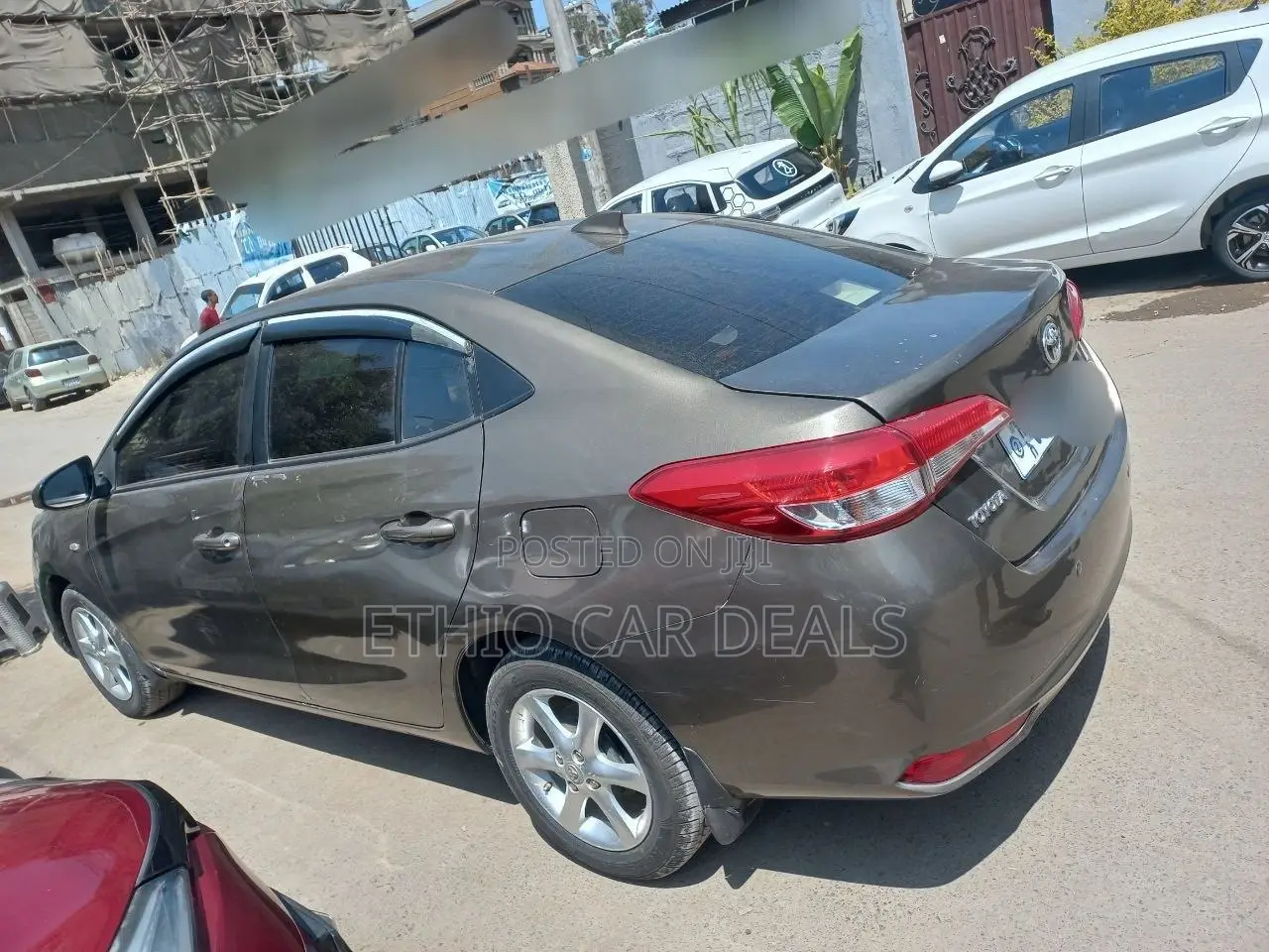 Toyota Yaris 2021 Brown