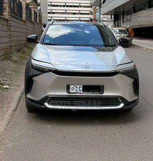 Toyota bZ4X 2023 Silver