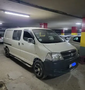 Toyota HiAce 2011 White