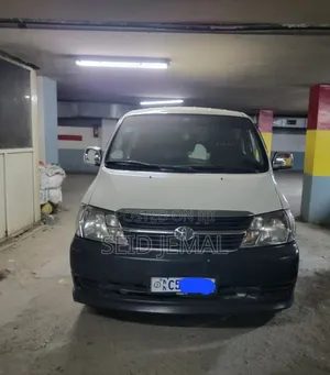 Toyota HiAce 2011 White