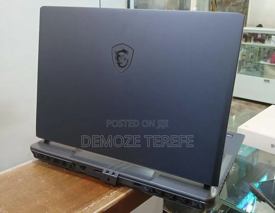 New Laptop MSI Vector 16 HX AI A2XWIG 16GB Intel Core Ultra 7 SSD 1T